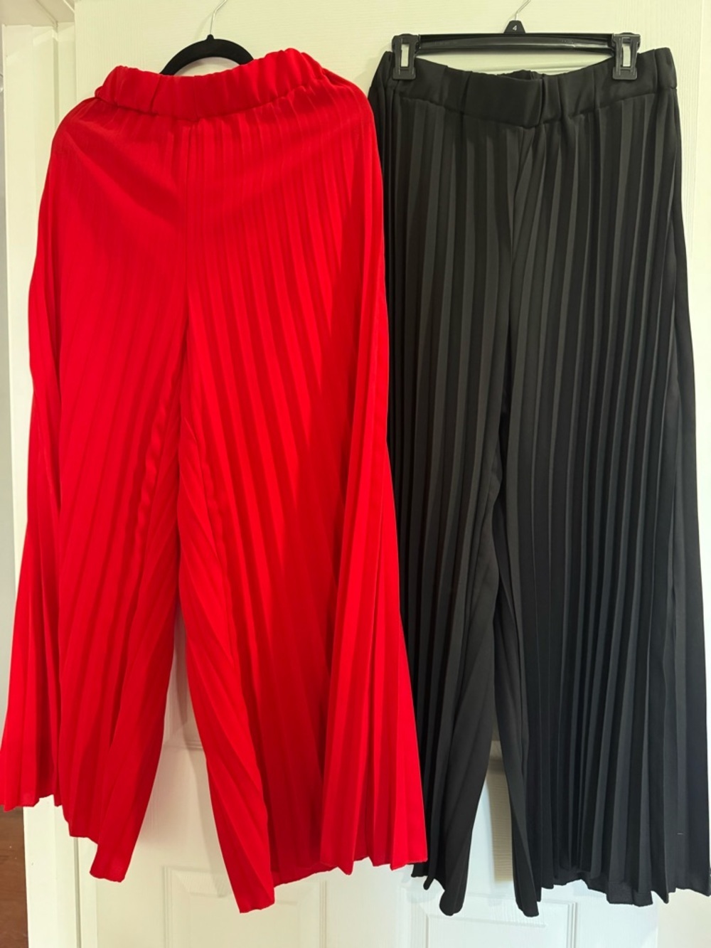 Wide Leg Pleated Pants in Red and Black